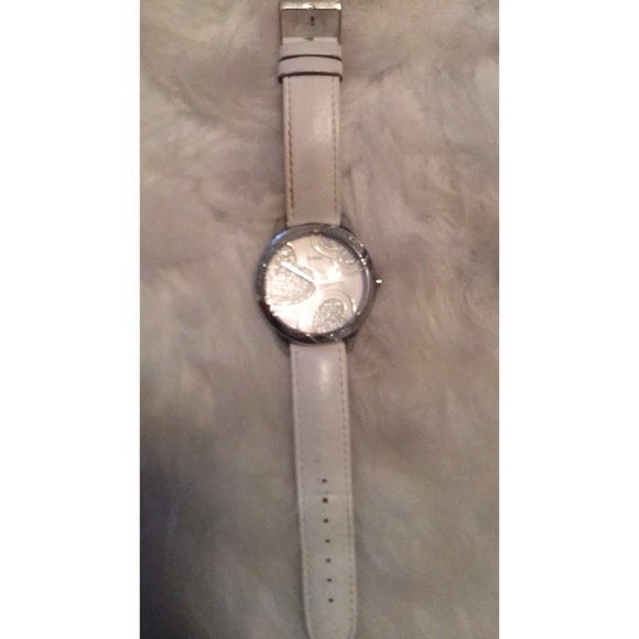 Women’s guess watch - Picture 2 of 6